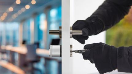 How Secure Is Your Front Door? Smart Locks vs Traditional Locks How Secure Is Your Front Door? Smart Locks vs Traditional Locks